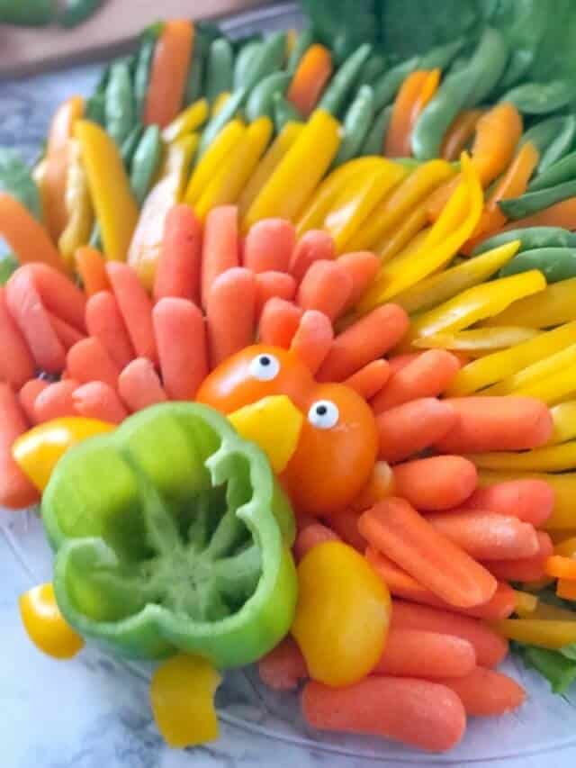 A Turkey Veggie Tray For Thanksgiving The Party Will Go Nuts For