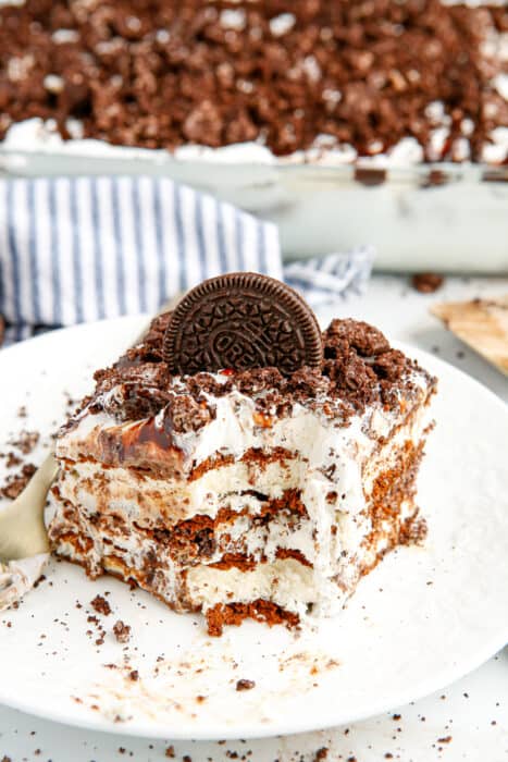 Cookies And Cream Ice Cream Cake (With Ice Cream Sandwiches!) - On My ...