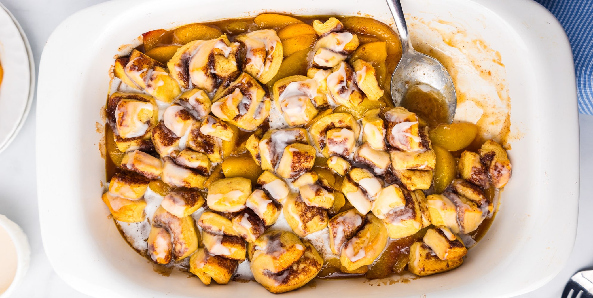 Cinnamon Roll Peach Cobbler