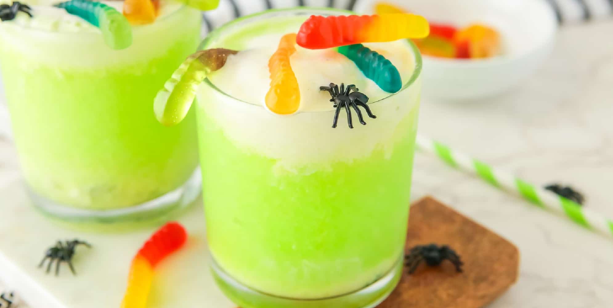 Easy Spooky Halloween Punch For Kids (3 Ingredients!)